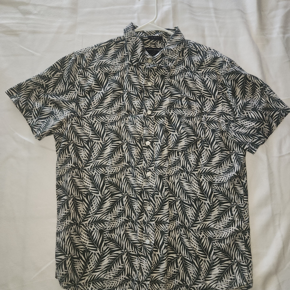 Banana Republic Monochrome Leaf Pattern Shirt